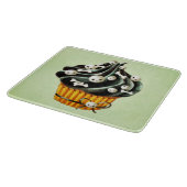 Schwarzer Halloween Cupcake mit kleinen Schädel Schneidebrett (Ecke)