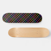 Schwarzer Hintergrund Farbvolles Windows-Kariertes Skateboard (Horizontal)