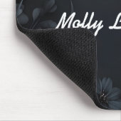 Schwarzer Hintergrund mit Blumendekoration Mousepad (Ecke)