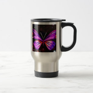 Schwarzer Hintergrund mit einem lila Schmetterling Reisebecher