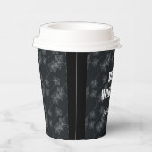 Schwarzer Hintergrund mit Spinnennetzen. Personali Pappbecher (Rechts)