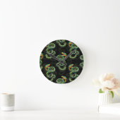Schwarzer Hintergrund Schlange Muster Design Runde Wanduhr (Zuhause)