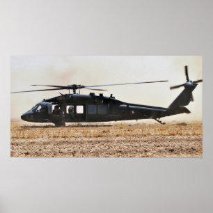 Schwarzer Hubschrauber des Falke-UH-60 Poster