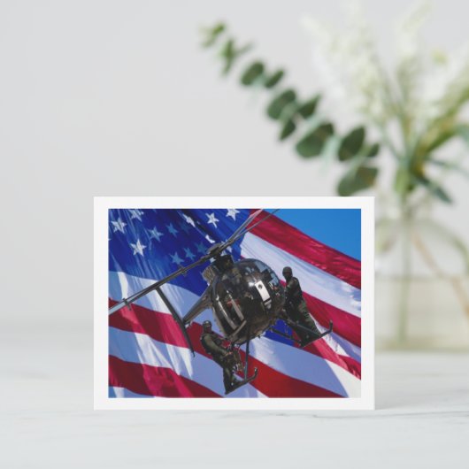 Schwarzer Hubschrauber Postkarte (Stehend Vorderseite)