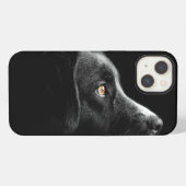 Schwarzer Hund beobachten iPhone Hülle (Rückseite (Horizontal))