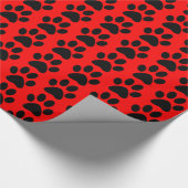 Schwarzer Hund/Katze/Tierpaw-Druck auf Rot Geschenkpapier (Ecke)