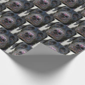 Schwarzer Hund mit Sprinklen an der Nase Geschenkpapier (Ecke)