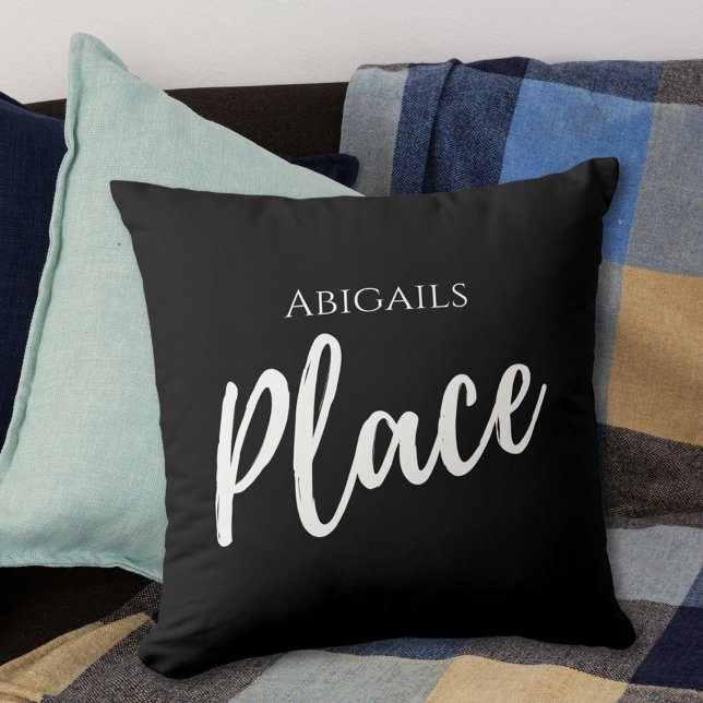 Schwarzer Individuelle Name Kissen (Von Creator hochgeladen)