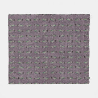 Schwarzer Iris auf antiken Tapisserien Fleecedecke