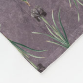 Schwarzer Iris auf antiken Tapisserien Fleecedecke (Ecke)