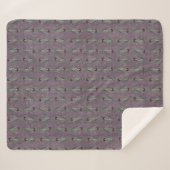 Schwarzer Iris auf antiken Tapisserien Sherpadecke (Vorderseite (Horizontal))