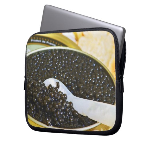 Schwarzer Kaviar und Löffel Perlmutt Laptopschutzhülle (Vorderseite Links)