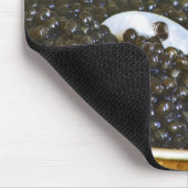 Schwarzer Kaviar und Löffel Perlmutt Mousepad (Ecke)