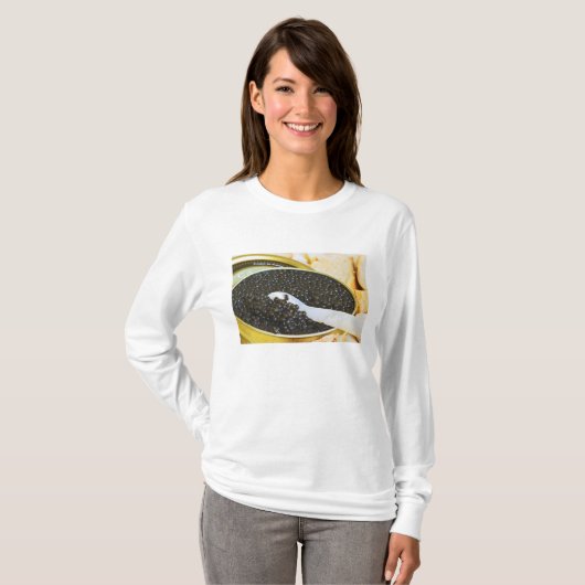 Schwarzer Kaviar und Löffel Perlmutt T-Shirt (Vorne ganz)