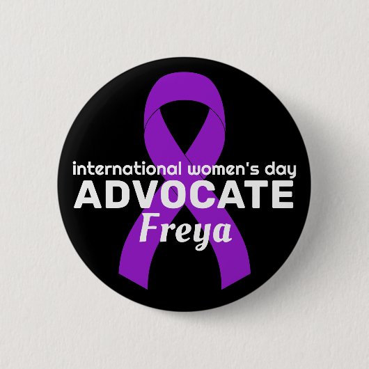 Schwarzer Knopf für den Internationalen Frauentag Button (Vorderseite)