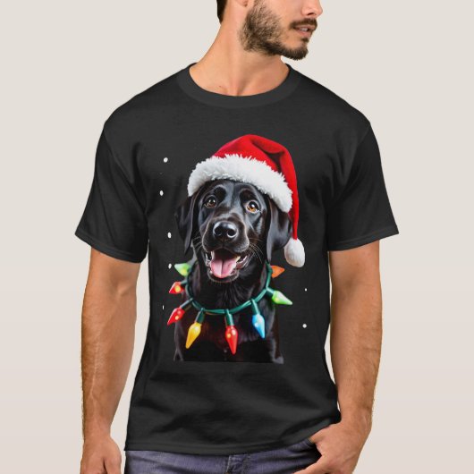 Schwarzer Lab Labrador Weihnachtsbaum Licht Pyjama T-Shirt (Vorderseite)