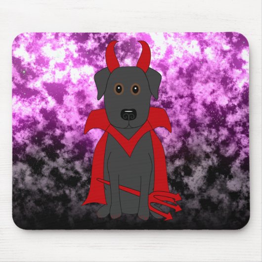 Schwarzer Labrador hübscher Teufel-Halloweens Mousepad (Vorne)