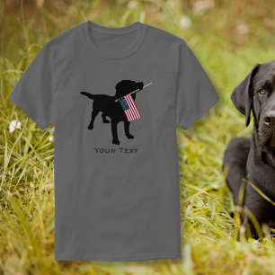 Schwarzer Labrador-Hund, der USA-Flagge, 4. von T-Shirt
