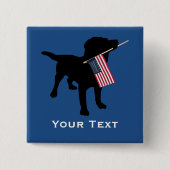 Schwarzer Labrador-Hund mit amerikanischer Flagge Button (Vorderseite)