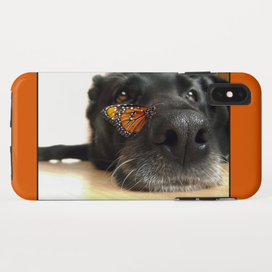 Schwarzer Labrador-Hund mit Schmetterling Case-Mate iPhone Hülle (Rückseite (Horizontal))