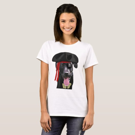 Schwarzer Labrador Pirate T-Shirt (Vorne ganz)