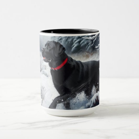 Schwarzer Labrador Retriever Hund in Winter Coffee Tasse (Zentrum)
