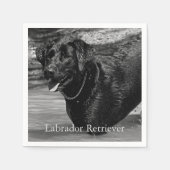 Schwarzer Labrador-Retriever im Wasser Serviette (Vorderseite)