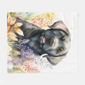 Schwarzer Labrador-Retriever und Blume Fleecedecke (Vorderseite (Horizontal))