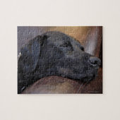 Schwarzer Labrador schläft auf dem Sofa, nah Puzzle (Horizontal)