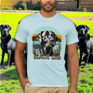 Schwarzer Labrador Vintager Text T-Shirt