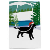 Schwarzer Labrador Weihnachtsansicht Mittlere Geschenktüte (Vorderseite)