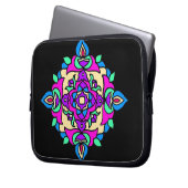 Schwarzer Laptop-Sieb mit hellen Rangoli-Mustern Laptopschutzhülle (Vorderseite Links)