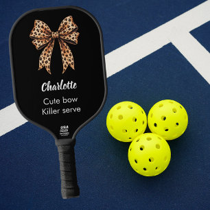 Schwarzer Leopard-Bogen-Name-Zitat Pickleball Schläger