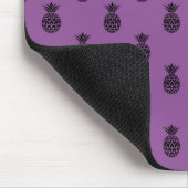 Schwarzer Lila Ananas Tropischer Fruchtsommer Mousepad (Ecke)