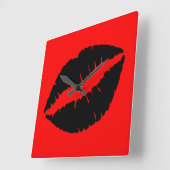 Schwarzer Lipstick mit Rot Quadratische Wanduhr (Winkel)