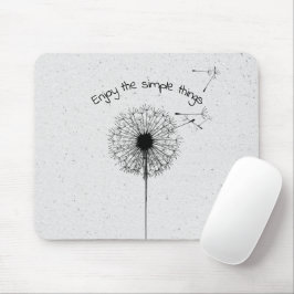 Schwarzer Lüster und Zitat auf Terrazzo Mousepad