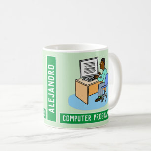 Schwarzer männlicher Computerprogrammierer mit Nam Kaffeetasse