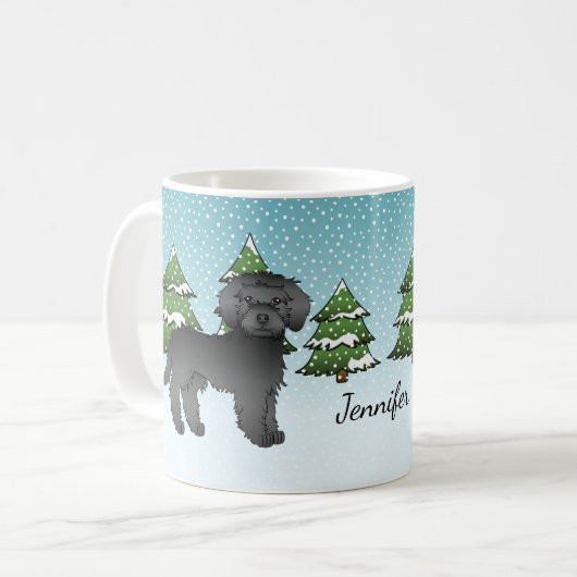 Schwarzer Mini Goldendoodle Hund in einem Winterwa Kaffeetasse (Vorderseite Links)