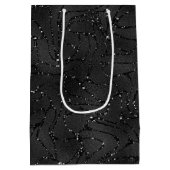 Schwarzer monochromatischer Glitterhintergrund Mittlere Geschenktüte (Rückseite)