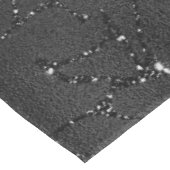 Schwarzer monochromatischer Glitterhintergrund Tischdecke (Schrägansicht)