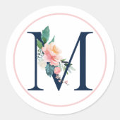 Schwarzer Monogramm Buchstabe M mit rosa Blume Runder Aufkleber (Vorderseite)