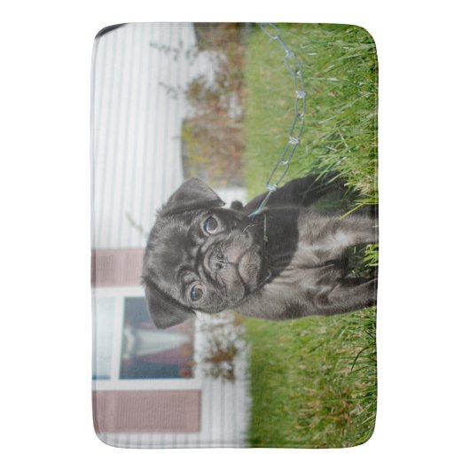 Schwarzer Mops Badematte (Vorderseite Vertikal)