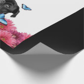 Schwarzer Mops mit blauen Schmetterlingen und Gerb Geschenkpapier (Ecke)