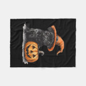 Schwarzer Mops mit Hexenhut und KürbisHalloween-Mo Fleecedecke (Vorderseite (Horizontal))