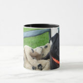 Schwarzer Mops muggy Tasse (Zentrum)