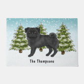 Schwarzer Mops Niedlicher Cartoon Dog Schneewald Fußmatte (Vorderseite)