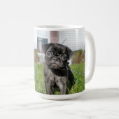 Schwarzer Mops Welpe Kaffeetasse (VorderseiteRechts)