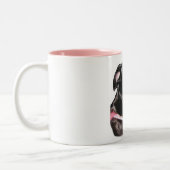 Schwarzer Mops Whassup?! Zweifarbige Tasse (Links)