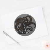 Schwarzer Oktopus über Anker Runder Aufkleber (Umschlag)