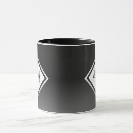 Schwarzer Ombre Silver Marble Mit Monogramm Tasse (Zentrum)